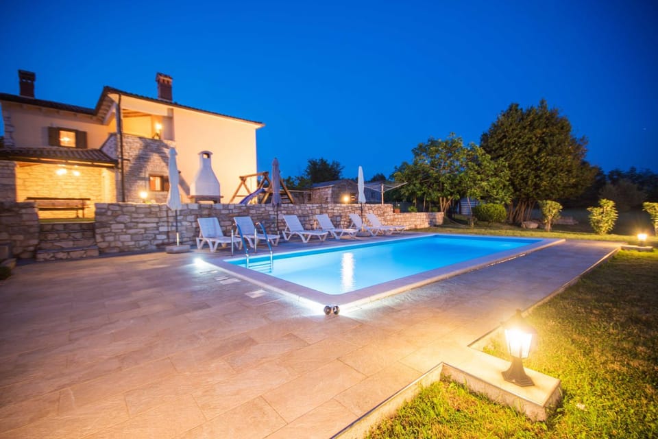 Property building, Patio, Pool view, Swimming pool, sunbed