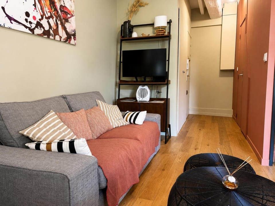 Duplex cosy en pierre Vue dégagée & calme à 10 min de Lyon Apartment in Caluire-et-Cuire