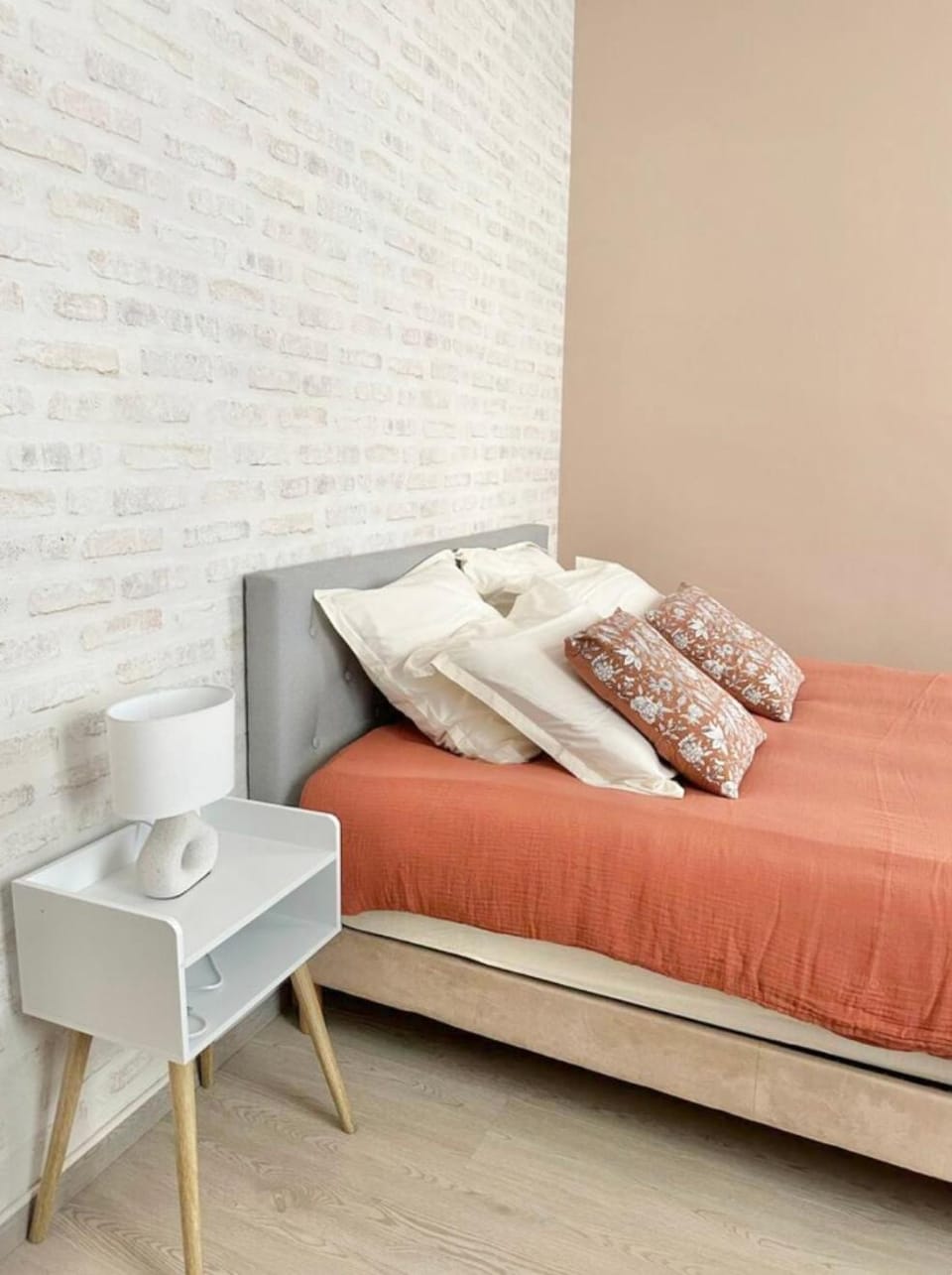 Toilet, Bed, Night, Bedroom