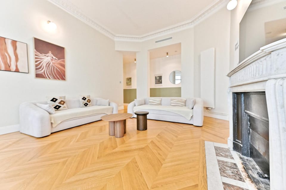 Living room, fireplace