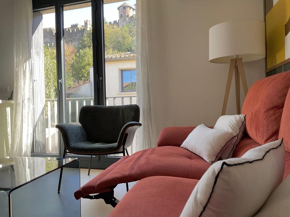 Living room, Landmark view