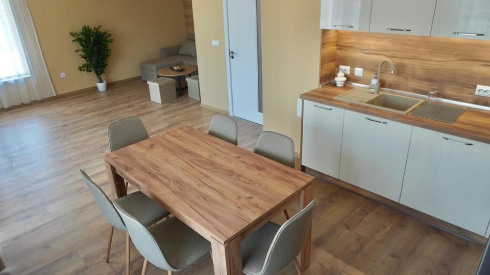 Апартаменти Bella Deluxe Apartment in Burgas Province