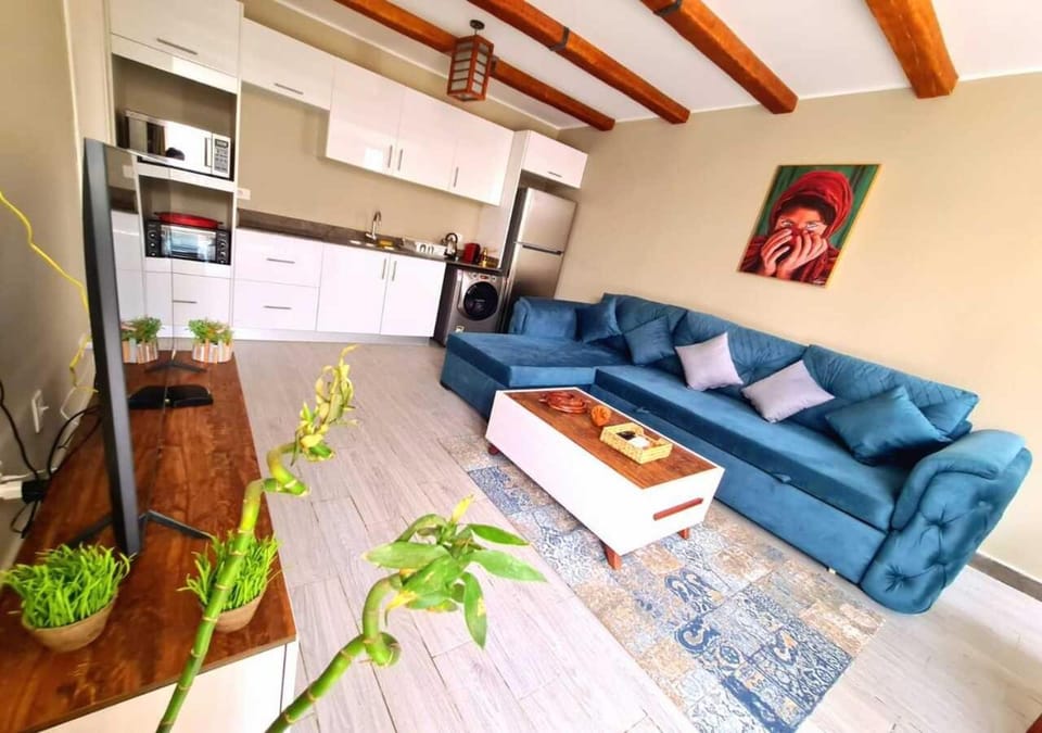 TV and multimedia, Living room, Seating area, Dining area, stove