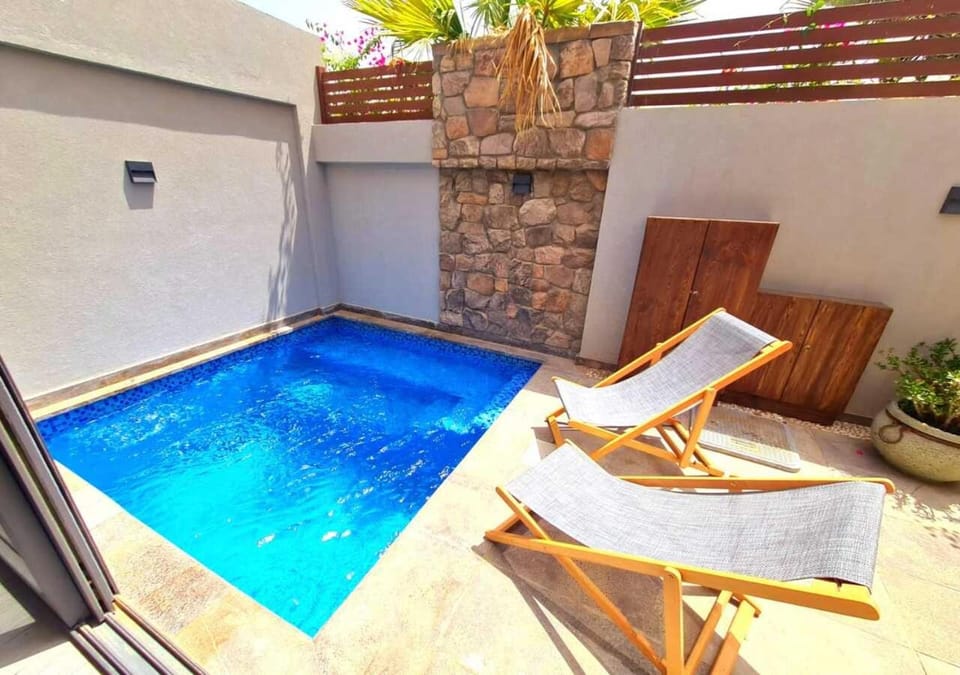 Patio, Pool view, Swimming pool