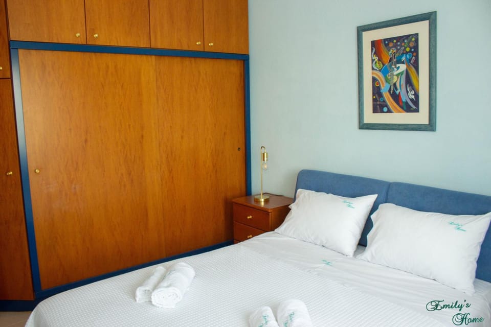 Bed, Photo of the whole room, Bedroom, towels, wardrobe