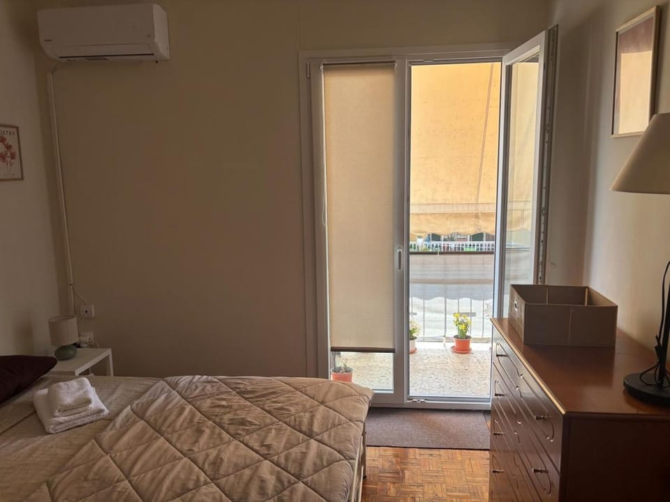 Bed, Photo of the whole room, Bedroom, air conditioner