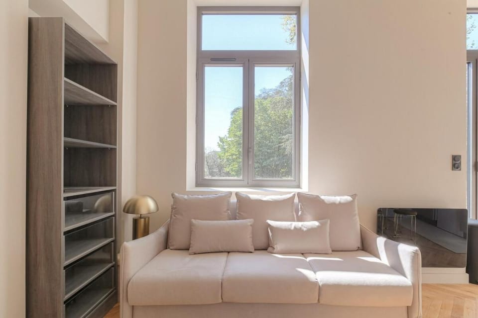 Splendide studio, terrasse ensoleillée, Ecully Apartment in Lyon