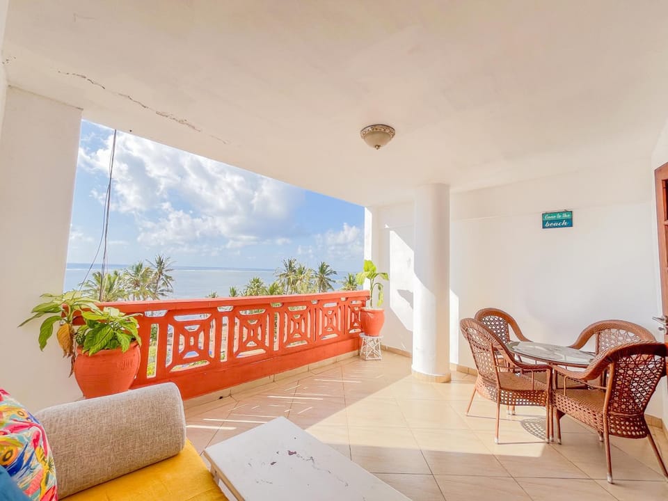Patio, Day, Natural landscape, View (from property/room), Balcony/Terrace, Living room, Seating area, Sea view