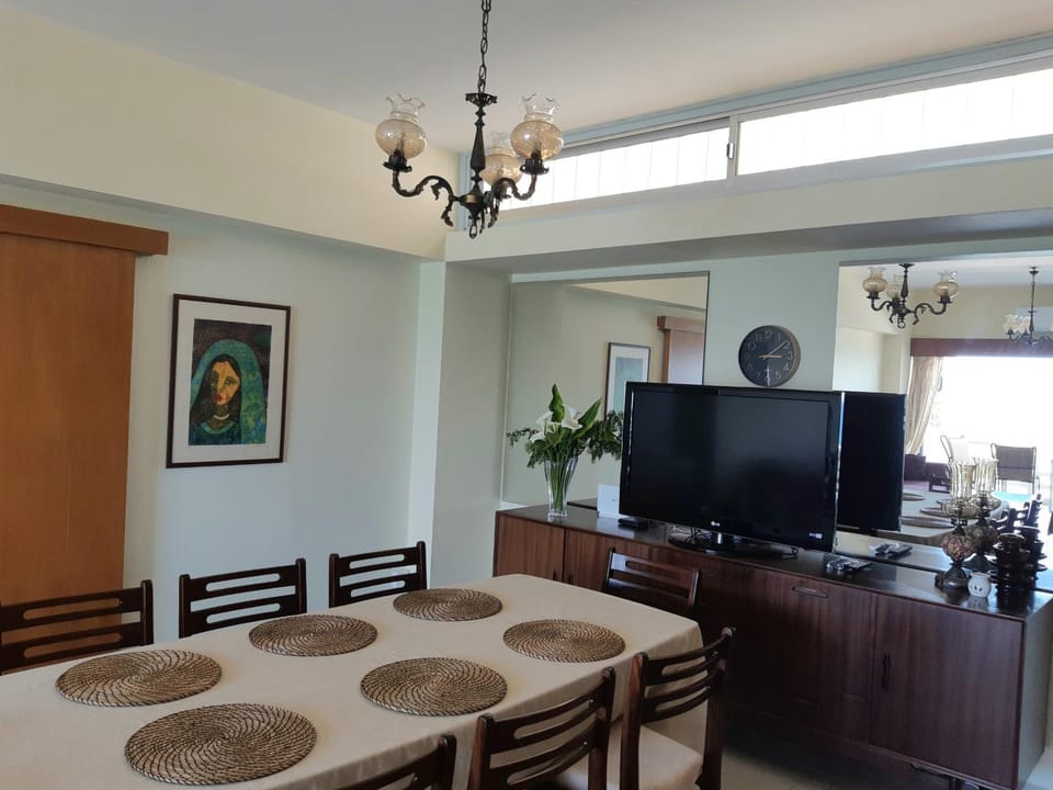 Beachfront Bliss 3BR Apt with Panoramic Sea View Apartment in Oroklini