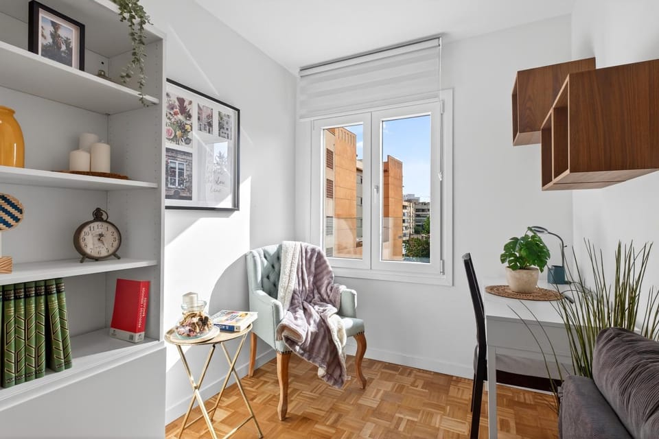 Spring, Summer, Library, Living room, Seating area