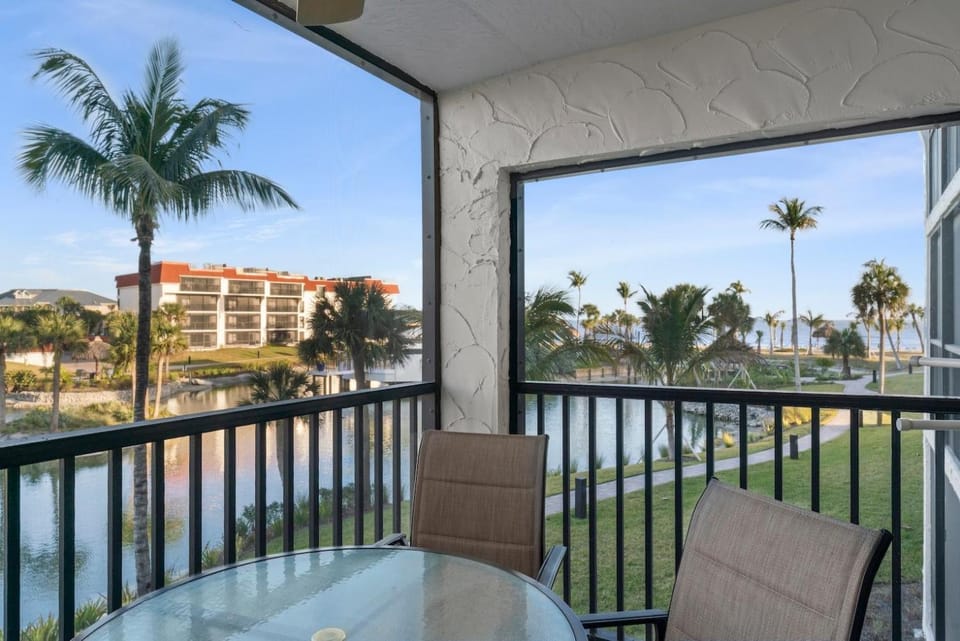 Pointe Santo B23 House in Sanibel Island