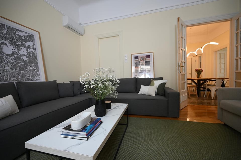 Living room, Seating area, air conditioner