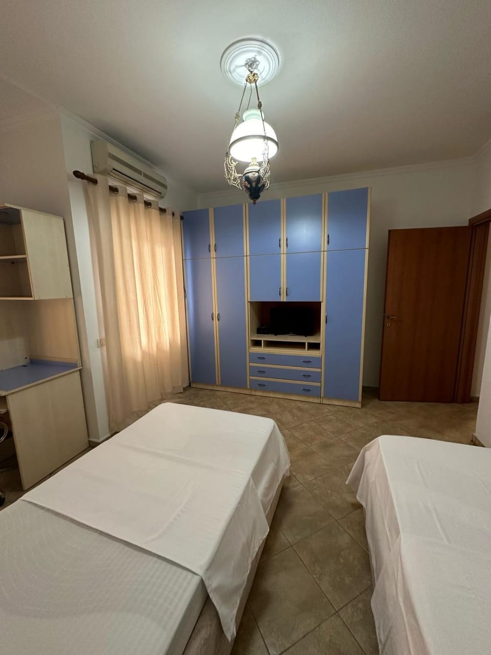 Bed, Photo of the whole room, Bedroom, wardrobe, air conditioner