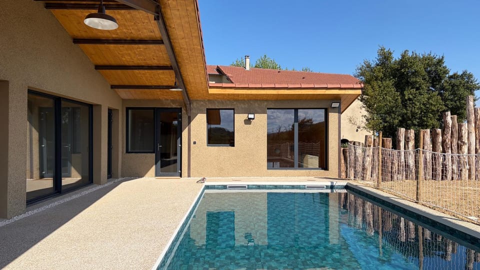 Domaine Saint Sauveur - Gîte de charme au coeur de l'Hermitage House in Provence