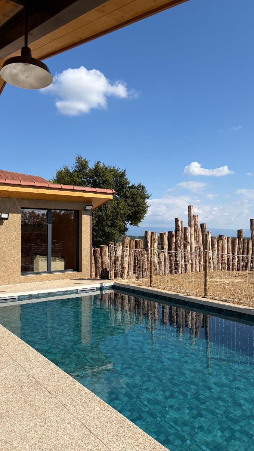 Domaine Saint Sauveur - Gîte de charme au coeur de l'Hermitage House in Provence