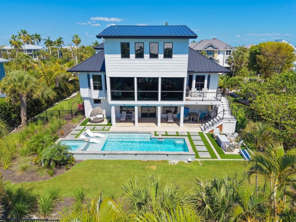 Pelican's Perch House in Sanibel Island