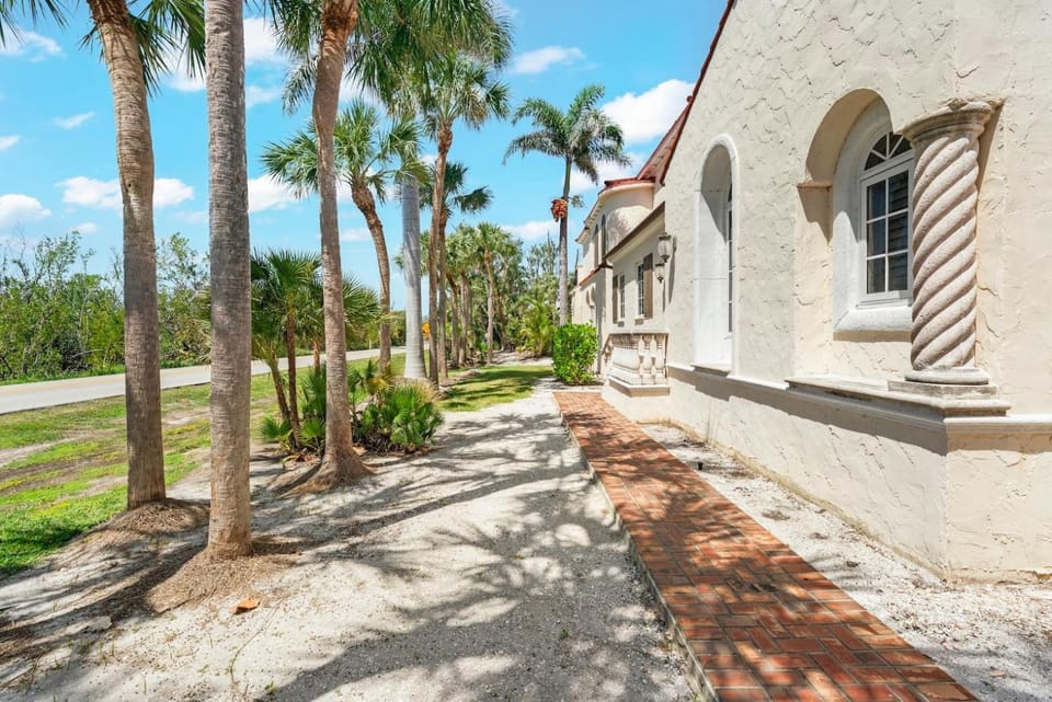 Castle By The Sea House in Sanibel Island