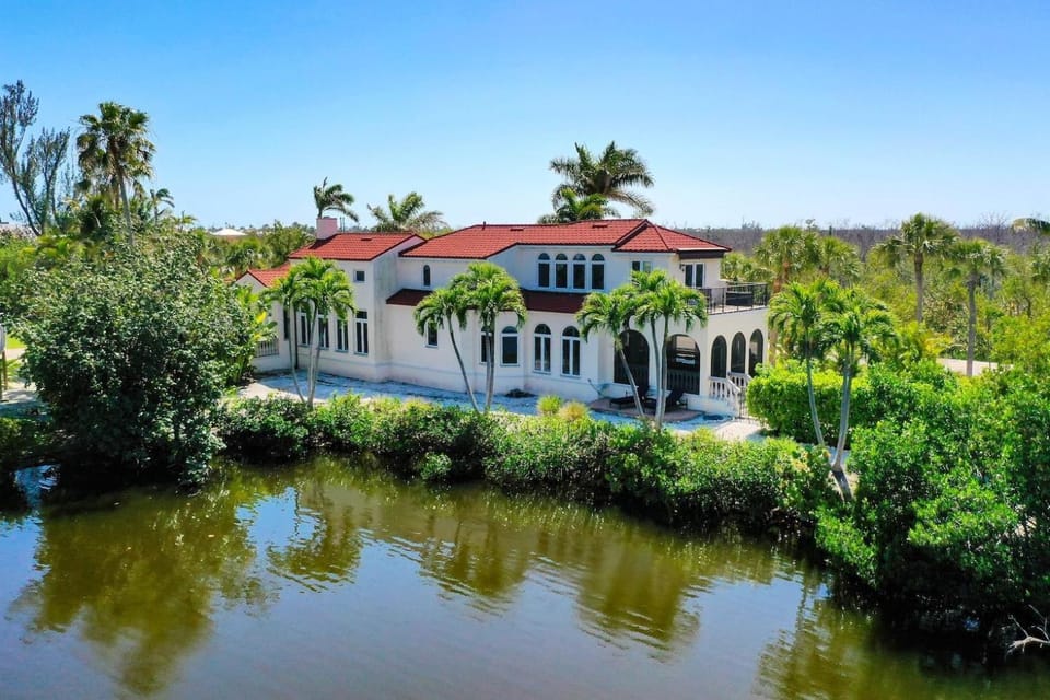 Castle By The Sea House in Sanibel Island