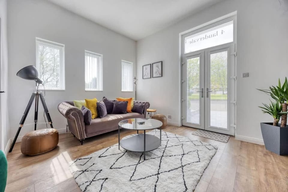 2 Bedroom in the Heart of Loch Lomond House in Scotland