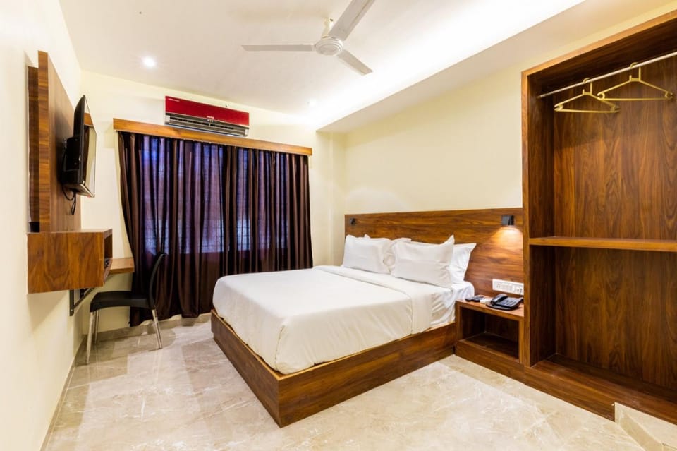 Bed, TV and multimedia, Bedroom, air conditioner