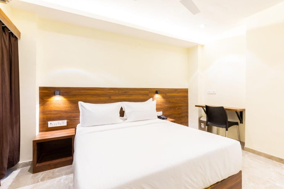 TV and multimedia, Photo of the whole room, Bedroom