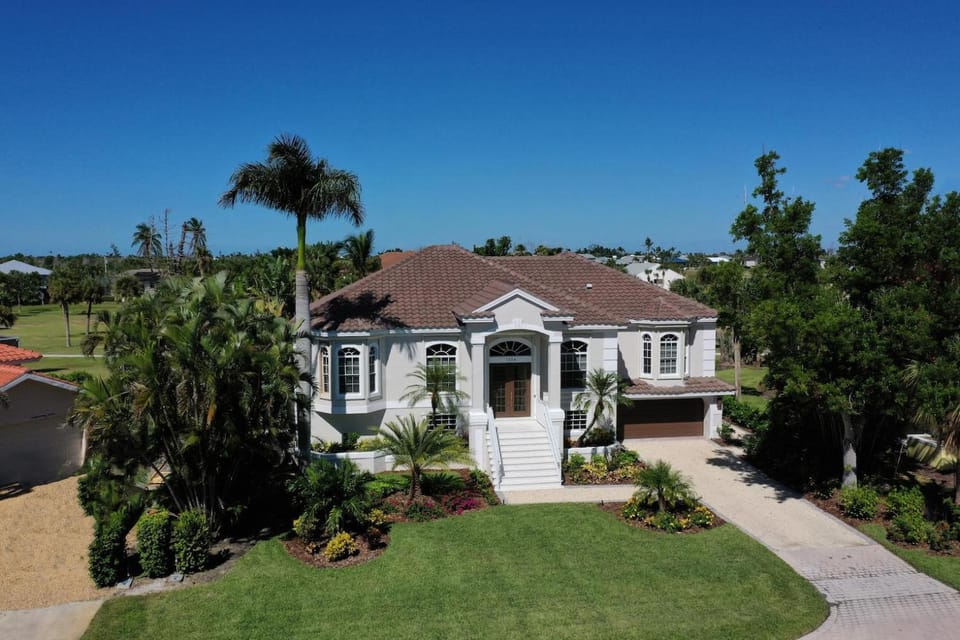 Coastal Haven Estate House in Sanibel Island