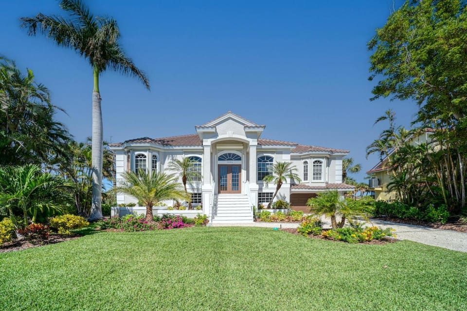 Coastal Haven Estate House in Sanibel Island