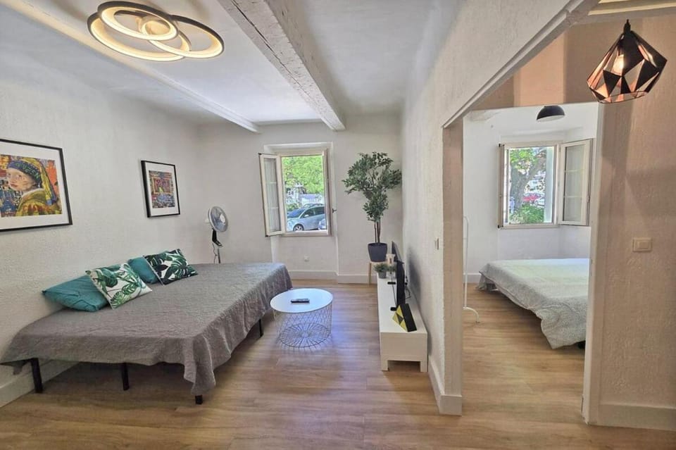 GregBnb - Appartement 1 chambre 39 m2 - Est Apartment in Toulon