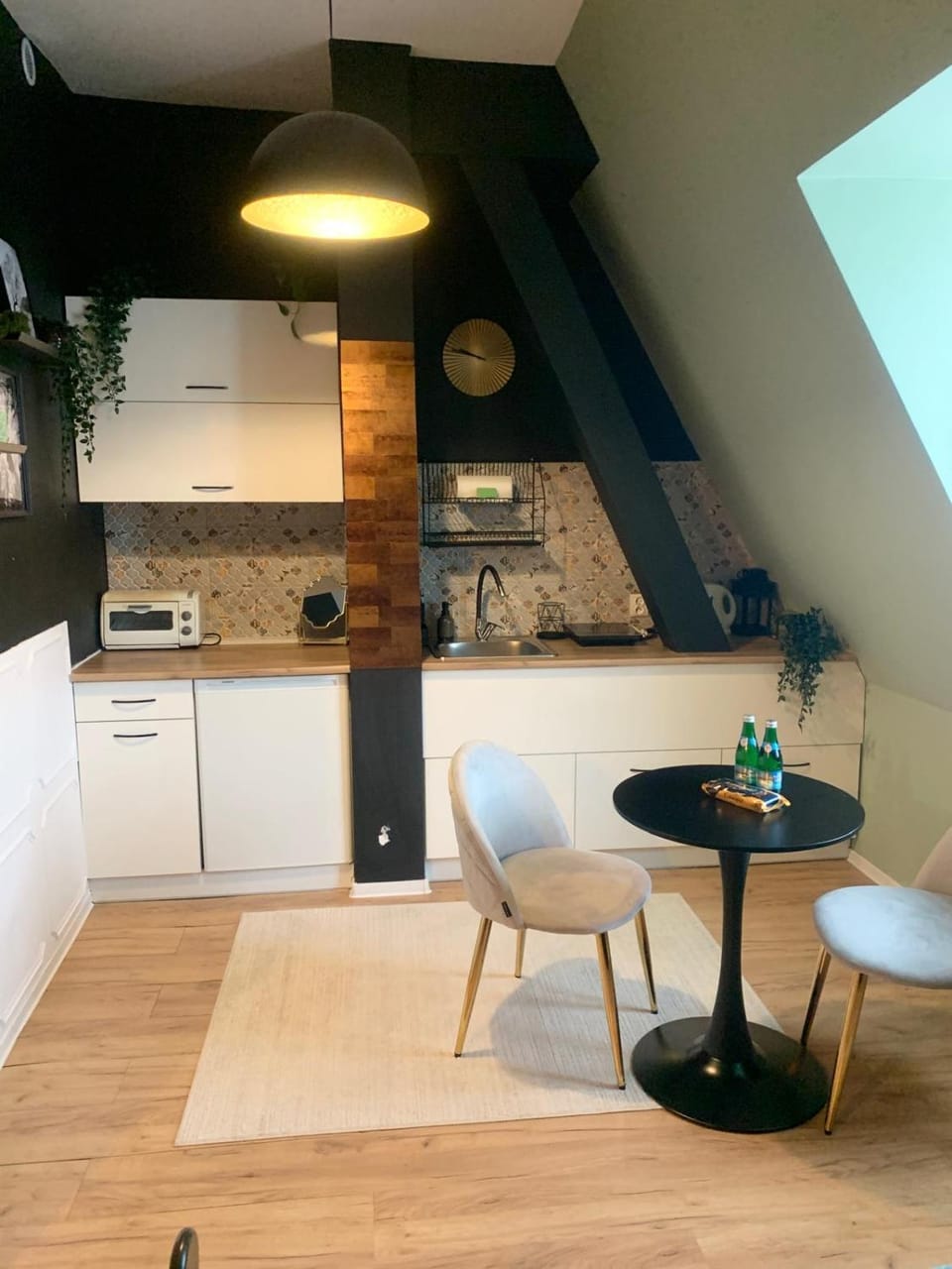 Kitchen or kitchenette, Dining area, pet friendly