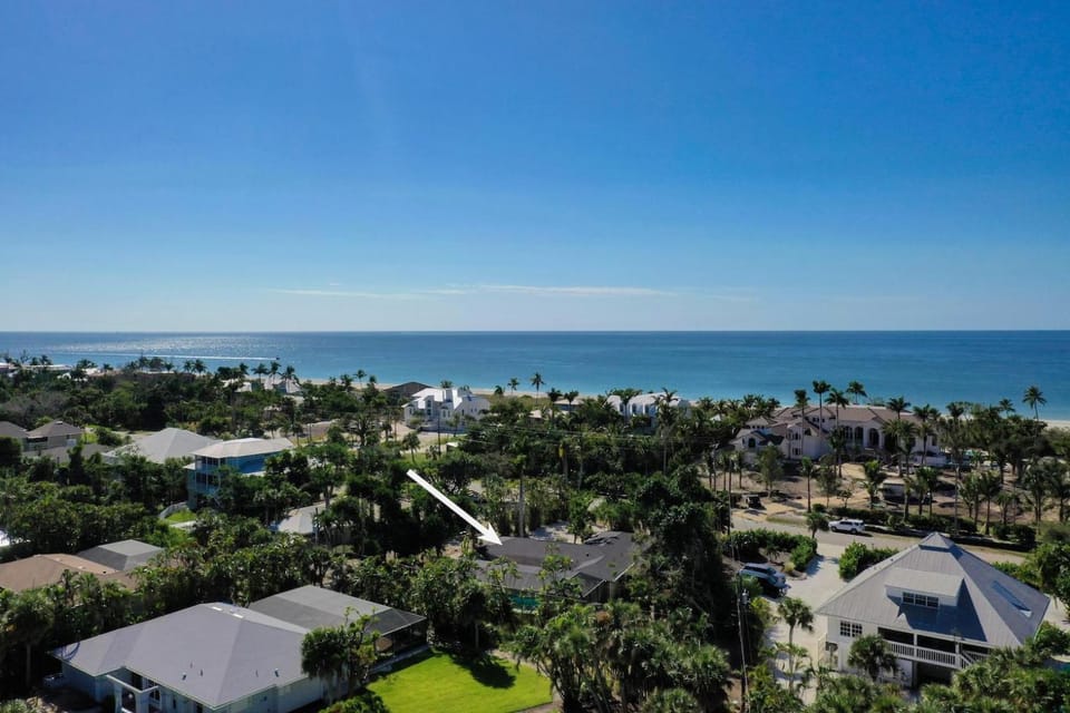 Sunken Treasure House in Sanibel Island