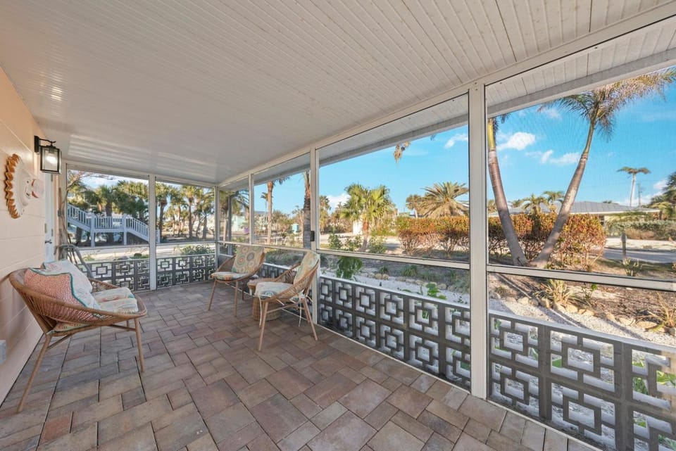 Peace, Love & Shells House in Sanibel Island