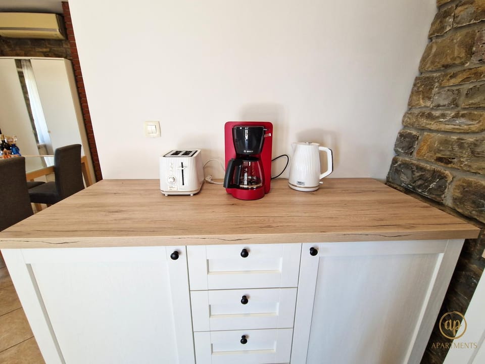 Coffee/tea facilities, Kitchen or kitchenette