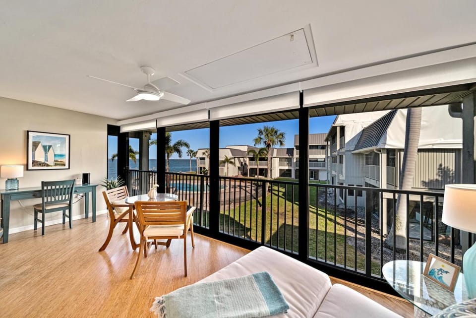 Mariner Pointe 522 House in Sanibel Island