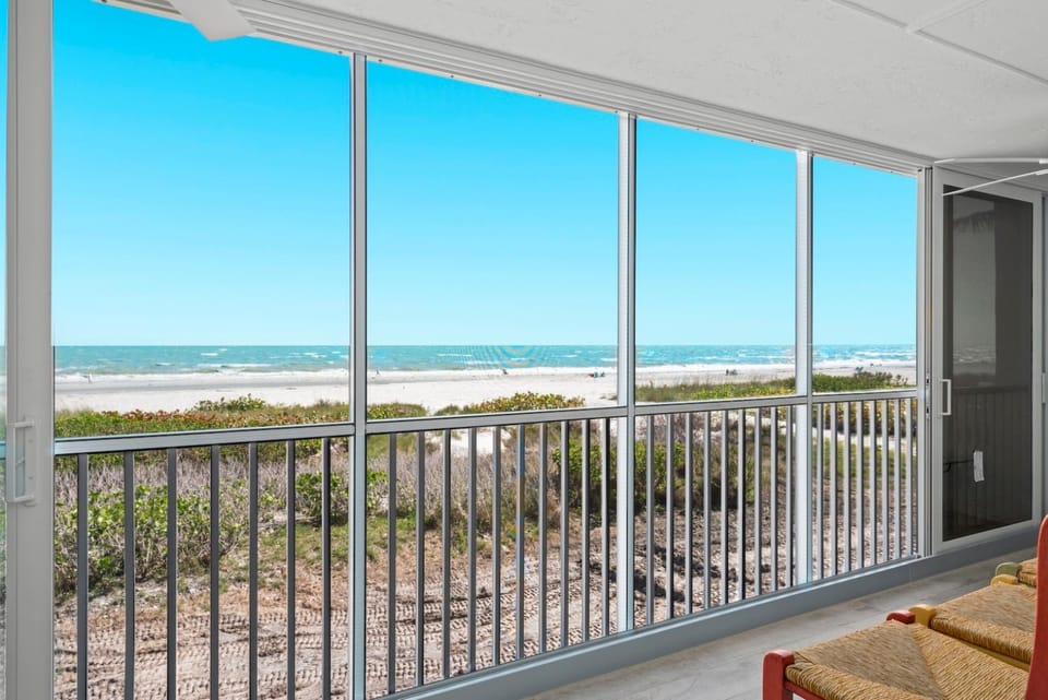 Sanibel Surfside 111 House in Sanibel Island