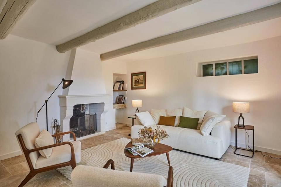 Bastide entièrement rénovée au coeur de Goult House in Goult