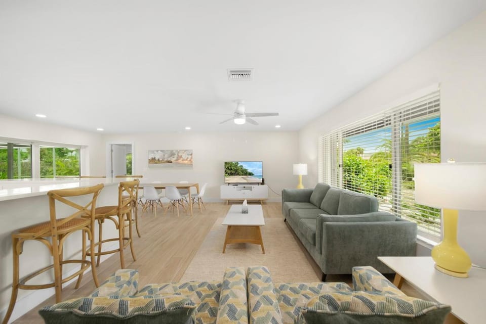 Coastal Charm House in Sanibel Island