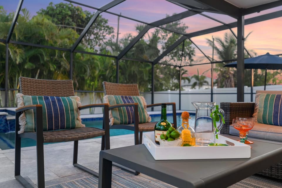 Sea-Renity - 1 Mile To The Beach! Salt Water Pool with Private Shower, Pet Friendly Getaway, House in Naples Park