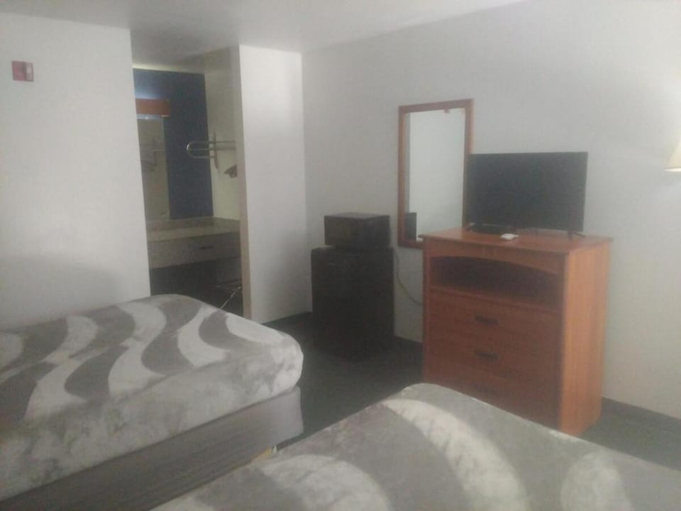 Queen Bed Hotel Studio 107 Apartment in Texas