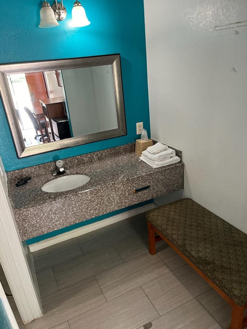 Queen Bed Hotel Studio 107 Apartment in Texas