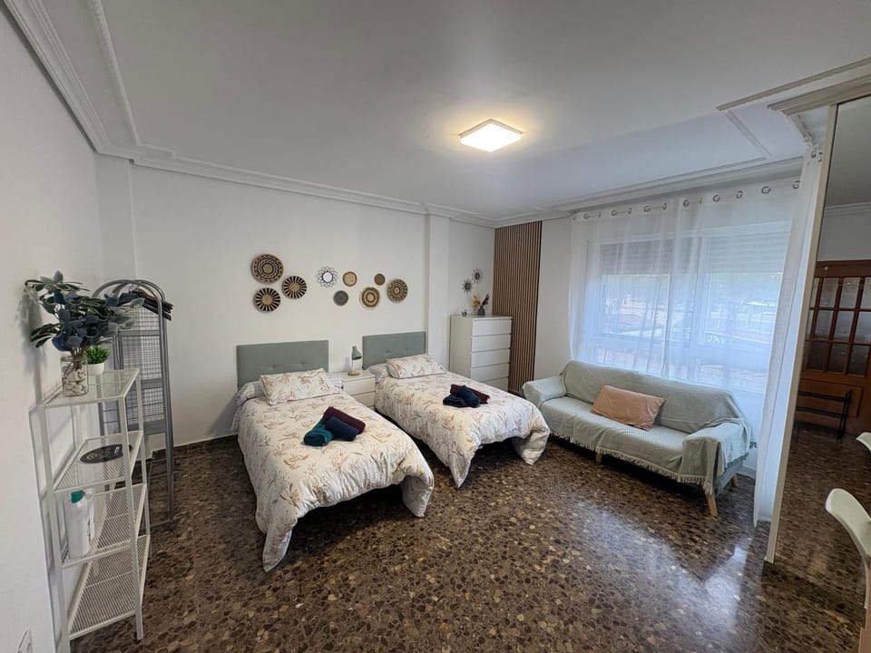 Bed, Living room, Photo of the whole room, Seating area, Bedroom