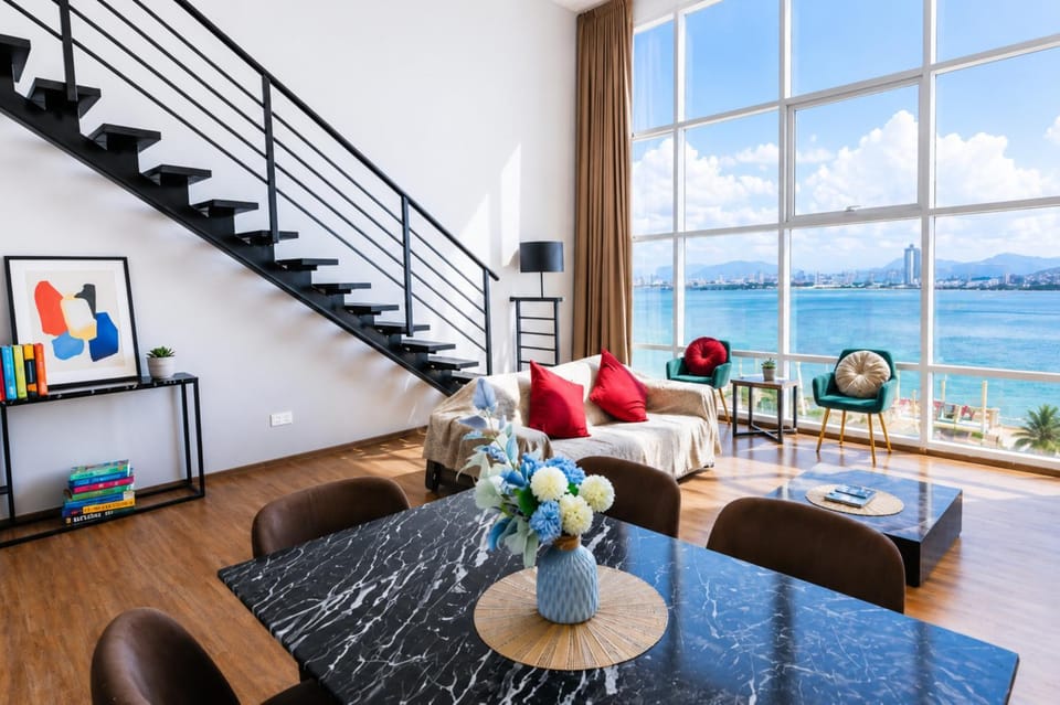 Restaurant/places to eat, Restaurant/places to eat, Living room, Sea view, Sea view