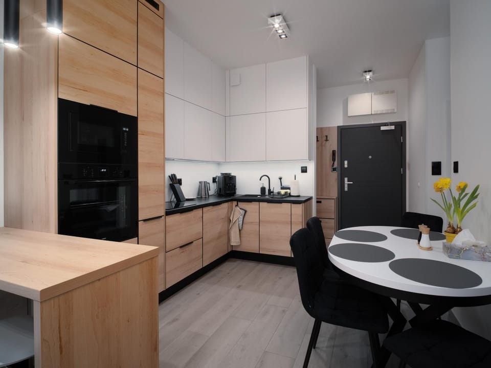 Coffee/tea facilities, Kitchen or kitchenette, Dining area, dishwasher, oven, toaster