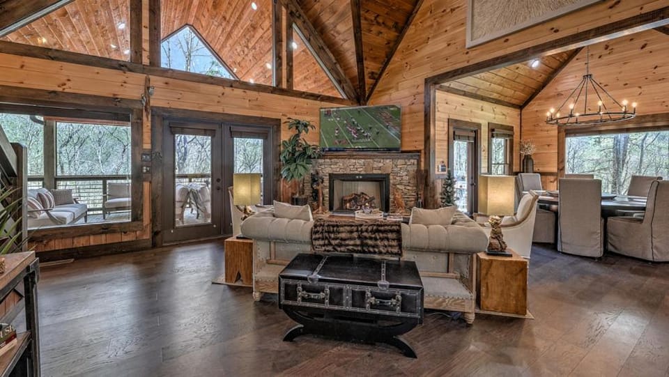 Jazzy's Cozy Creekside House in Georgia