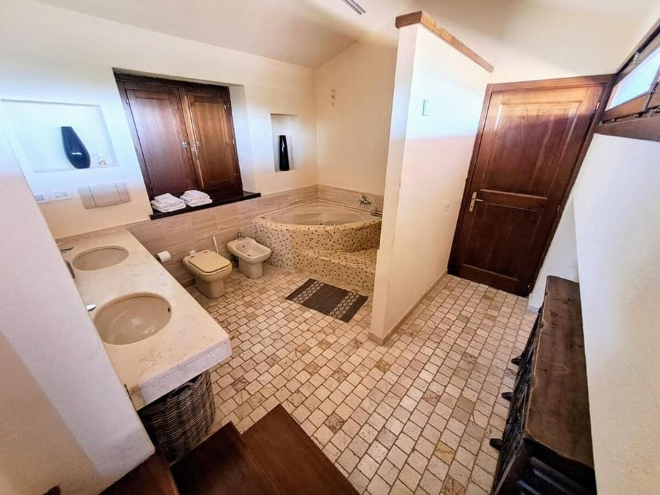 Private Studio in a Villa with Pool & Parking near Rome Apartment in Lazio