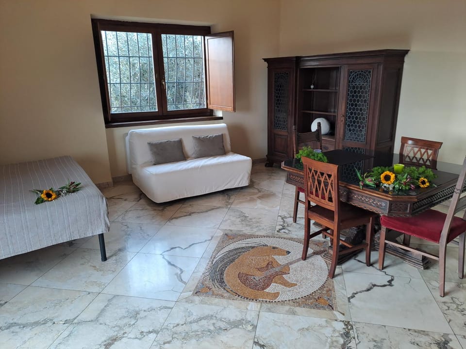Private Studio in a Villa with Pool & Parking near Rome Apartment in Lazio