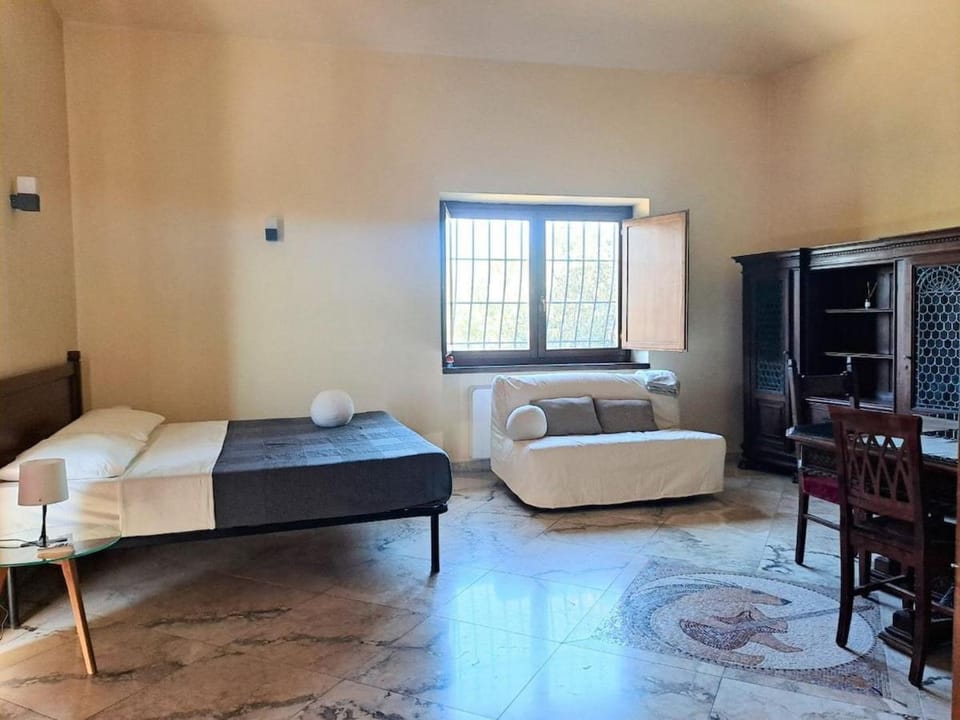 Private Studio in a Villa with Pool & Parking near Rome Apartment in Lazio