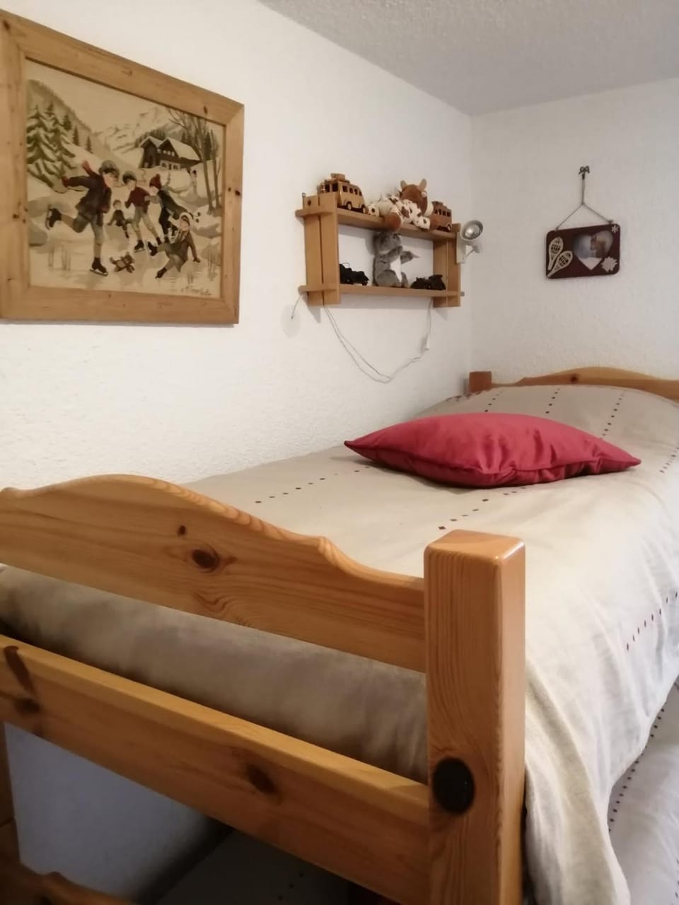 Bedroom, bunk bed