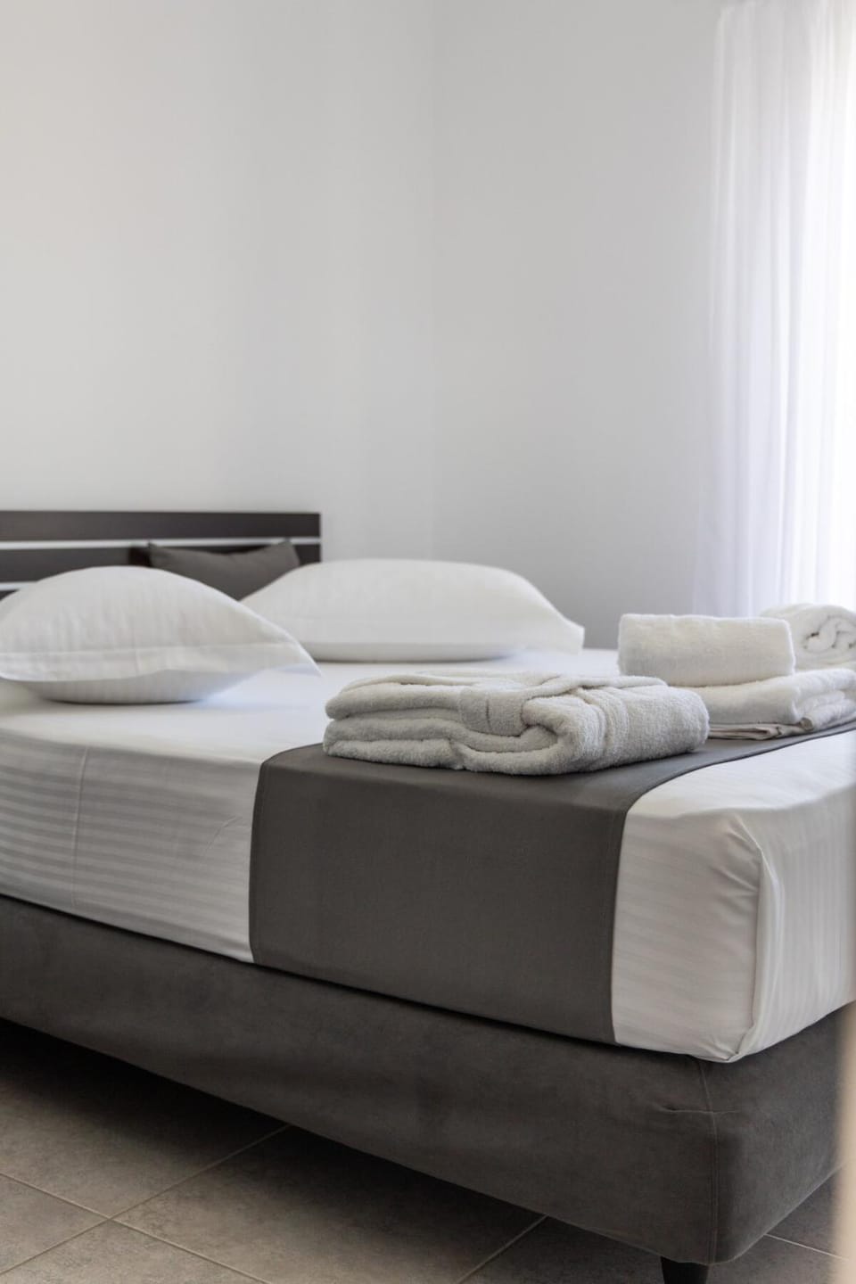 Renalda House in the Port of Adamas Apartment in Milos