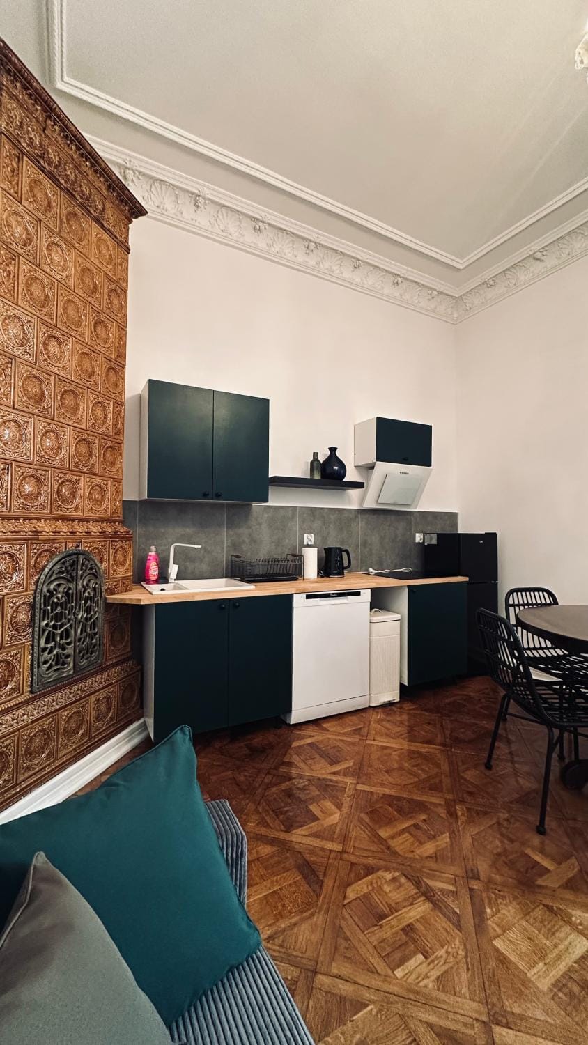 Kitchen or kitchenette, Living room, oven, stove