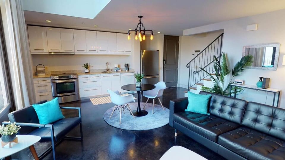 Kitchen or kitchenette, Living room, Seating area, Dining area